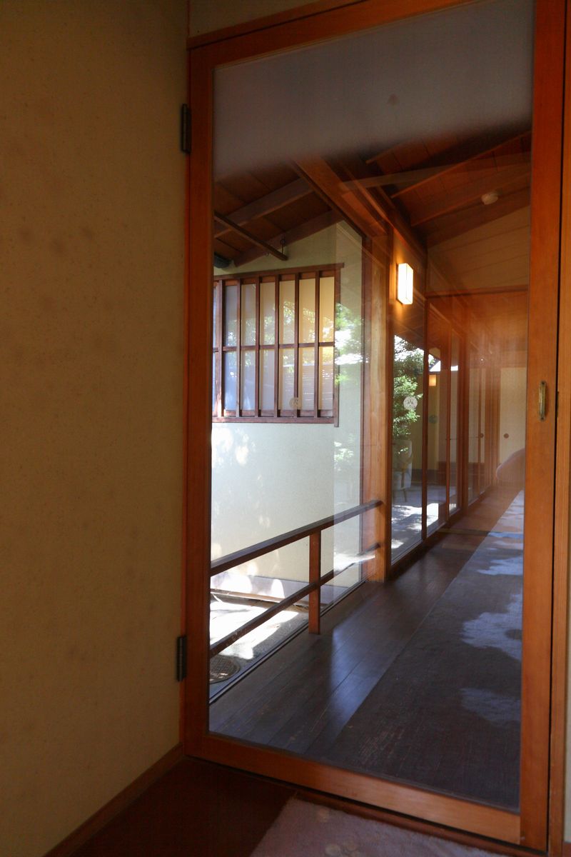 三養荘-3(部屋-2): ケンとエリーのお出かけ日記-2 三養荘-3(部屋-2): ケンとエリーのお出かけ日記-2